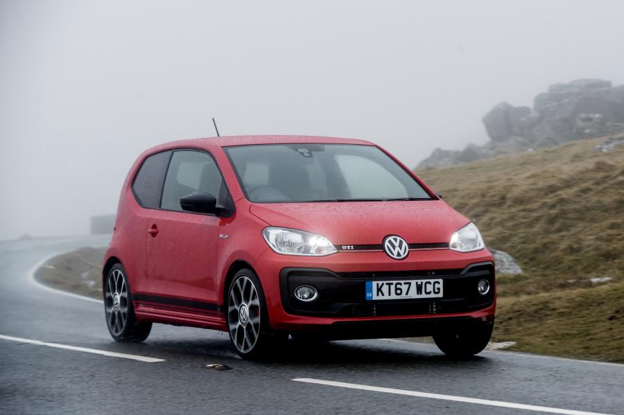  Volkswagen up! GTI 2018 года  (UK) (фото 28 из 36)